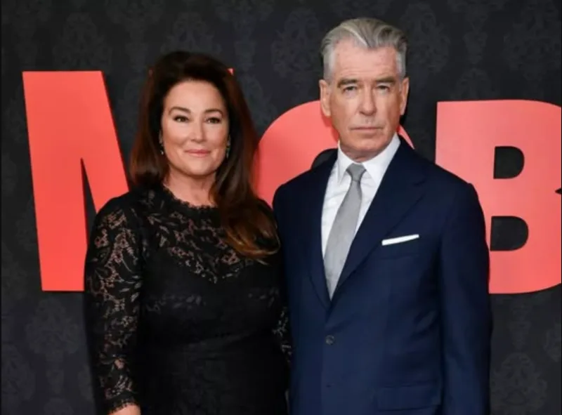 Pierce Brosnan i Keely Shaye Smith