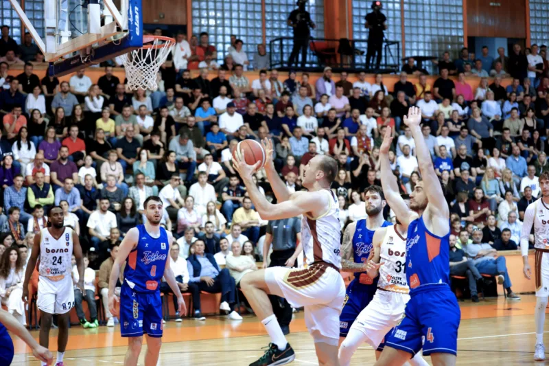 KOŠARKAŠKA UTAKMICA U SKENDERIJI BOSNA - IGOKEA