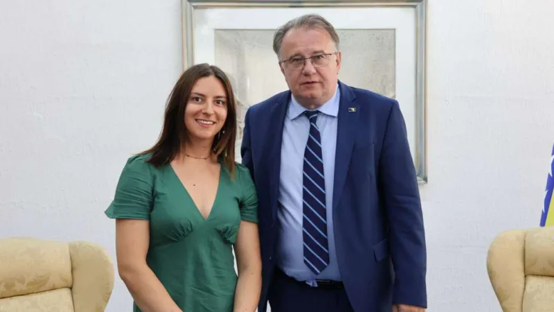 l_30afd41c7e7aa18a63b7f930e0c3f112
