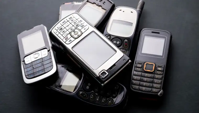 stari mobiteli freepik