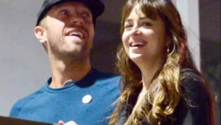 dakota johnson i chris martin