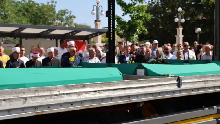 Ispraćaj posmrtnih ostataka žrtava iz sela Žulja i Vranjevići kod Mostara