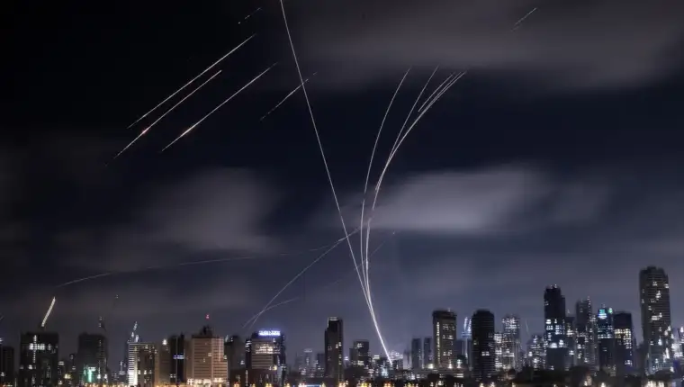 AA-20250617-38309400-38309389-IRAN_NASTAVLJA_LANSIRATI_RAKETE_PREMA_IZRAELU