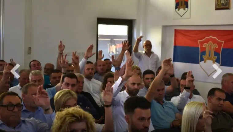 res_1750359598_burno-na-sjednici-sds-a-trazi-se-ostavka-kompletnog-rukovodstva