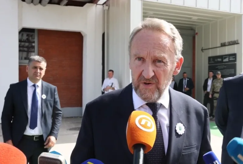 bakir izetbegovic srebrenica1