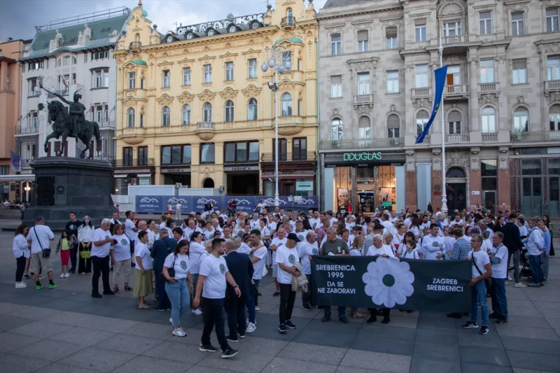 AA-20250710-38529944-38529936-MIMOHOD_SJECANJA_U_ZAGREBU_POVODOM_30_GODISNJICE_GENOCIDA_U_SREBRENICI