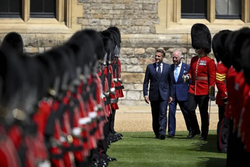 macron i kralj charles