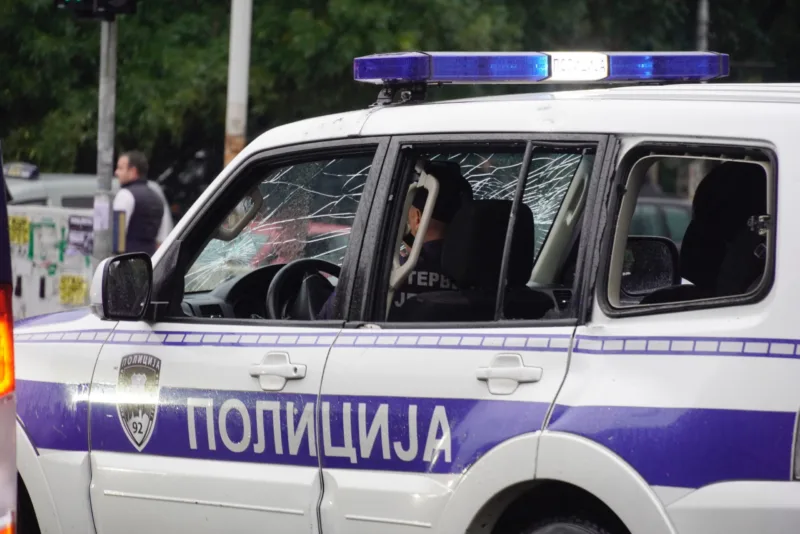 OSTECENO POLICIJSKO VOZILO