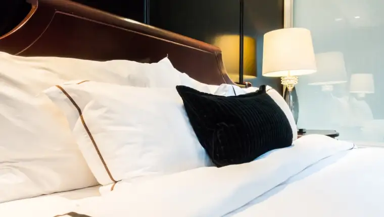 hotel krevet freepik
