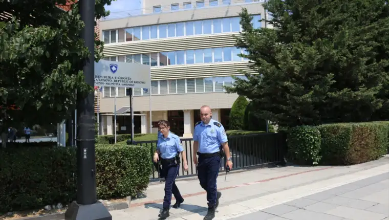 AA-20250705-38478161-38478145-EVAKUISANI_ZASTUPNICI_SKUPSTINE_KOSOVA_ZBOG_PRIJETNJE