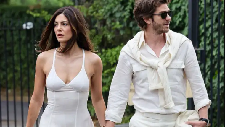 Andrew Garfield i Monica Barbaro