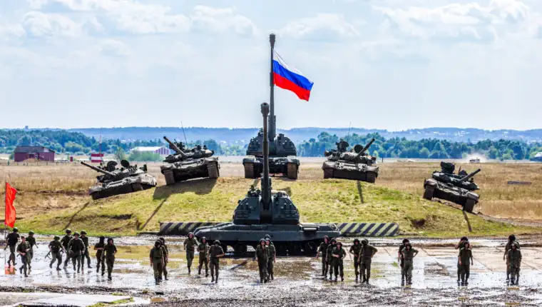 Self-propelled guns Msta-S and the main battle tanks of the Russian army