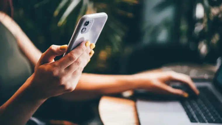 telefon freepik