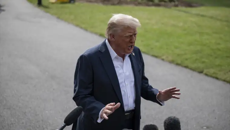 AA-20250711-38537211-38537193-TRUMP_OTPUTOVAO_U_TEKSAS_SMRTONOSNE_POPLAVE_NAZVAO_STRASNOM_STVARI