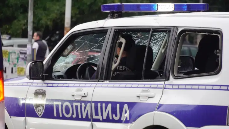 OSTECENO POLICIJSKO VOZILO