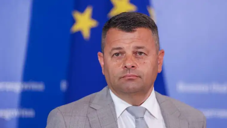 l_55c7129a80cb95e961d11c0f789ece05