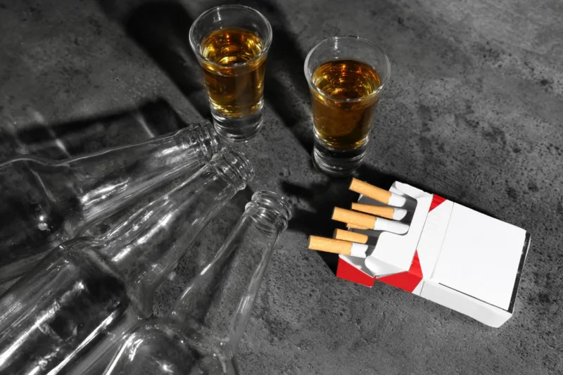 alkohol cigarete freepik