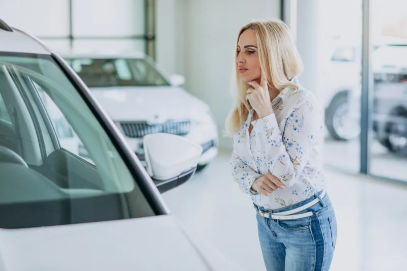 polovan auto freepik