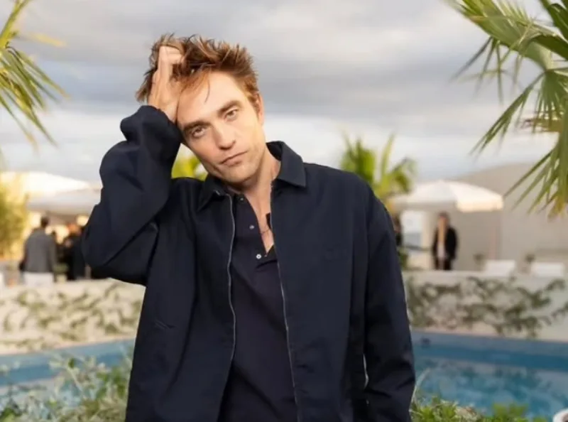 Robert Pattinson