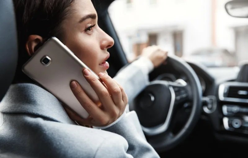 telefon auto freepik