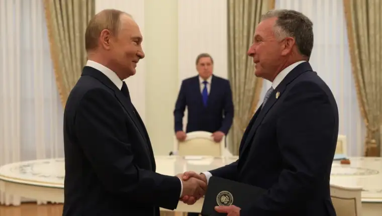 AA-20250806-38757472-38757471-PUTIN_PRIMIO_TRUMPOVOG_IZASLANIKA_U_KREMLJU