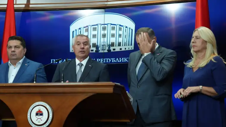 Banja Luka: Premijer Republike Srpske Radovan Višković podnio je ostavku