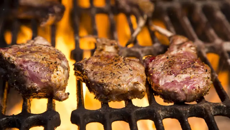 lamb-chops-grilled-getty-3867-x-2578-56a645d65f9b58b7d0e0c3a8-2048x1152