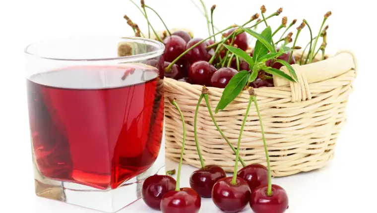 sok od visnje freepik