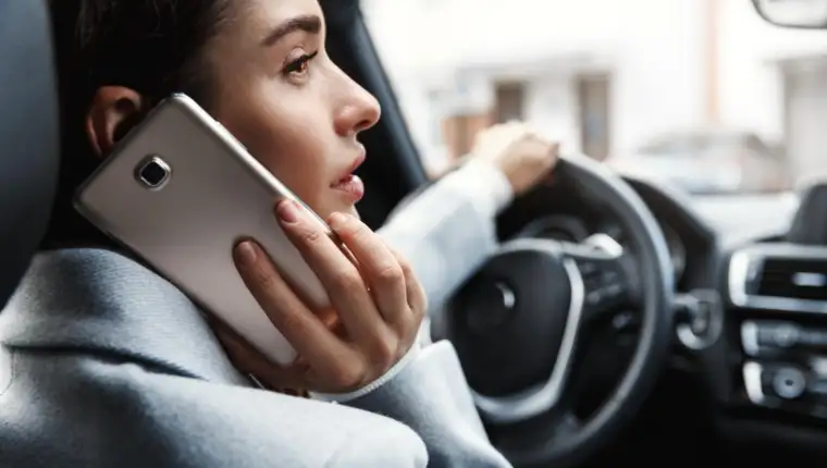 telefon auto freepik