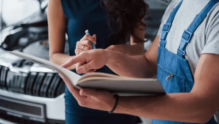 servisna knjizica freepik
