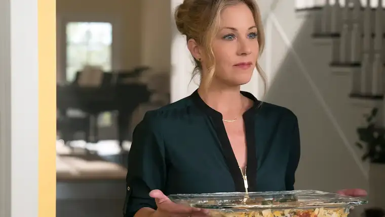 dead-to-me-christina-applegate