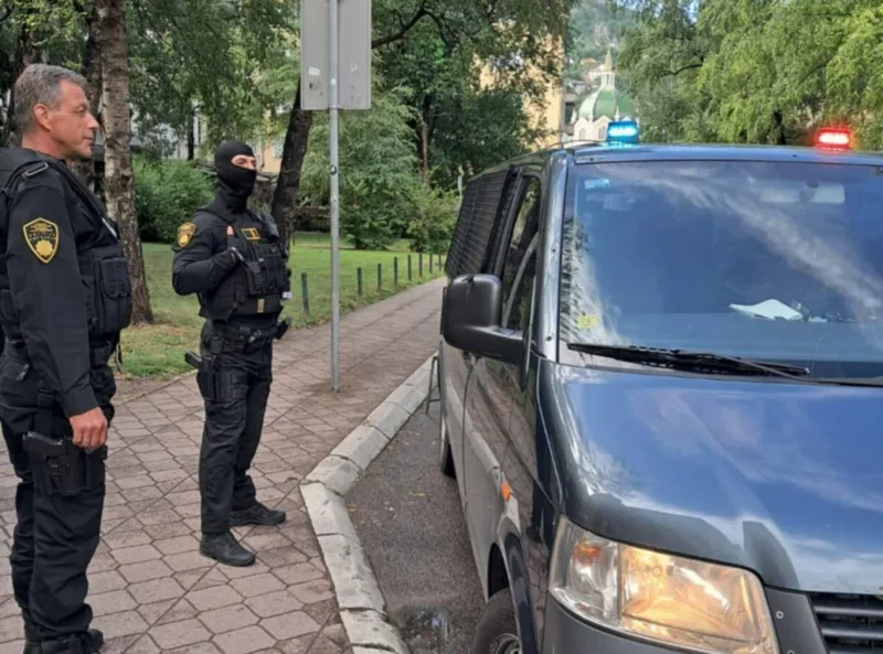 policija