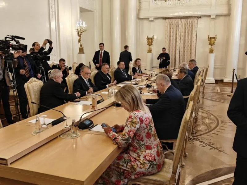 dodik lavrov