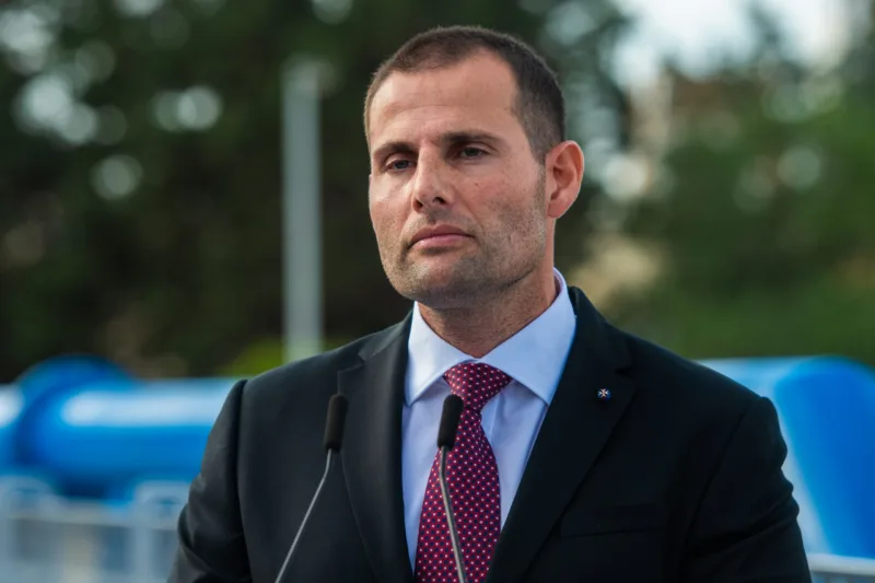 robert adela