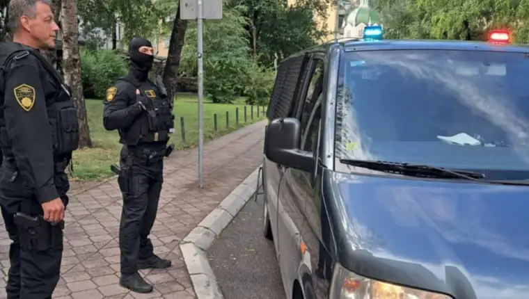 policija
