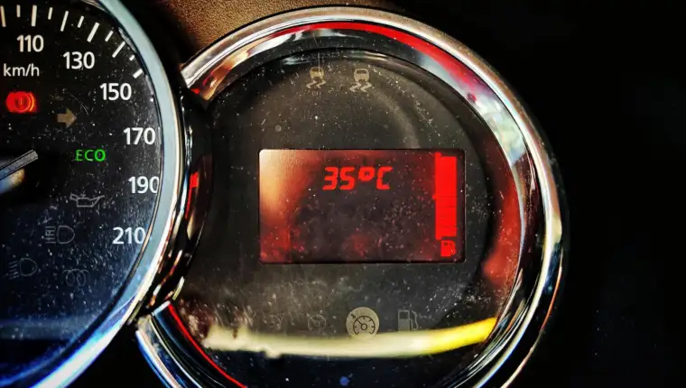 auto temperatura freepik