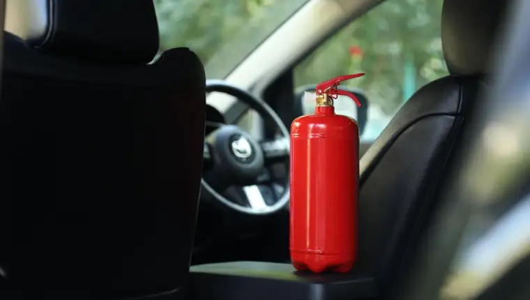 aparat za gasenje pozara freepik