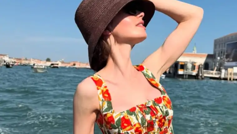 Lily Collins