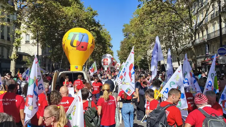 AA-20250918-39152993-39152984-U_PARIZU_ODRZANI_NACIONALNI_STRAJKOVI_ZBOG_PROTIVLJENJA_JAVNOSTI_BUDZETSKIM_POLITIKAMA