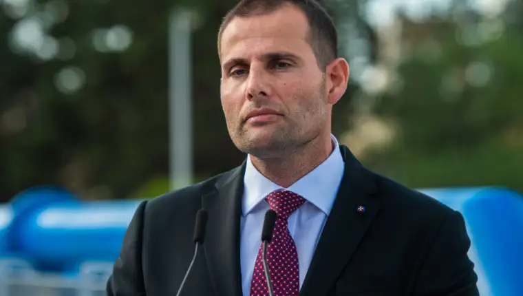robert adela