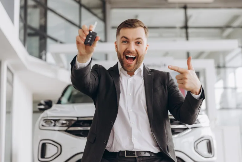 novi automobil freepik