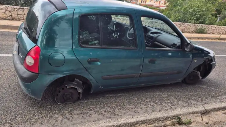 auto bez guma