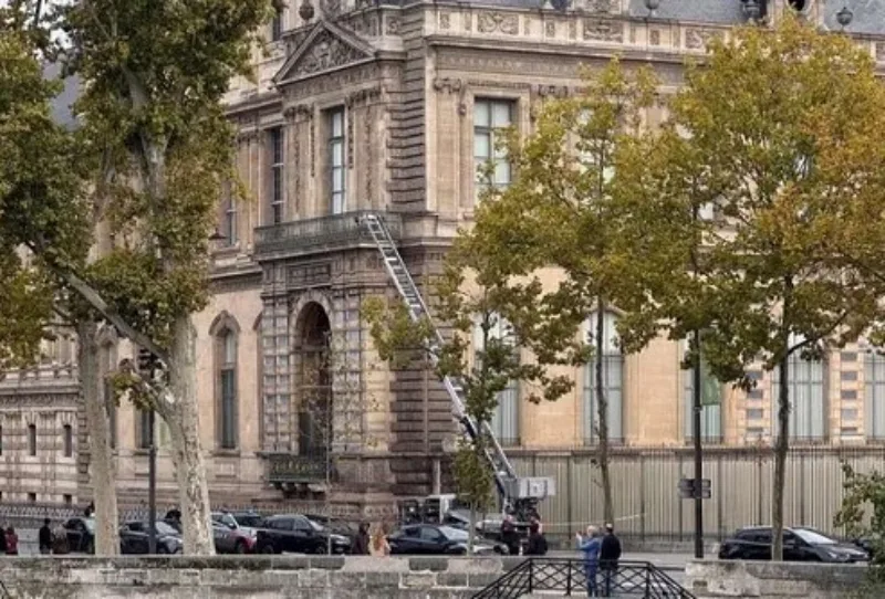 Louvre2