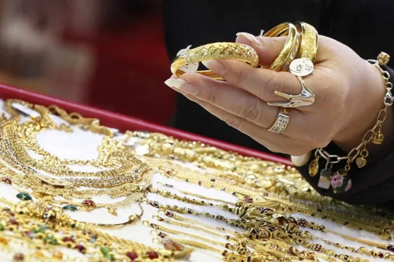 Zlato 900