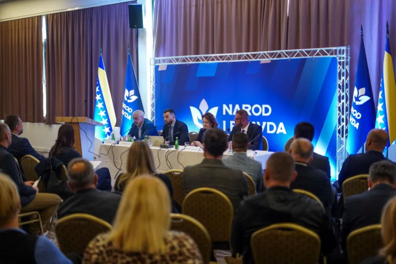 Narod i Pravda nova