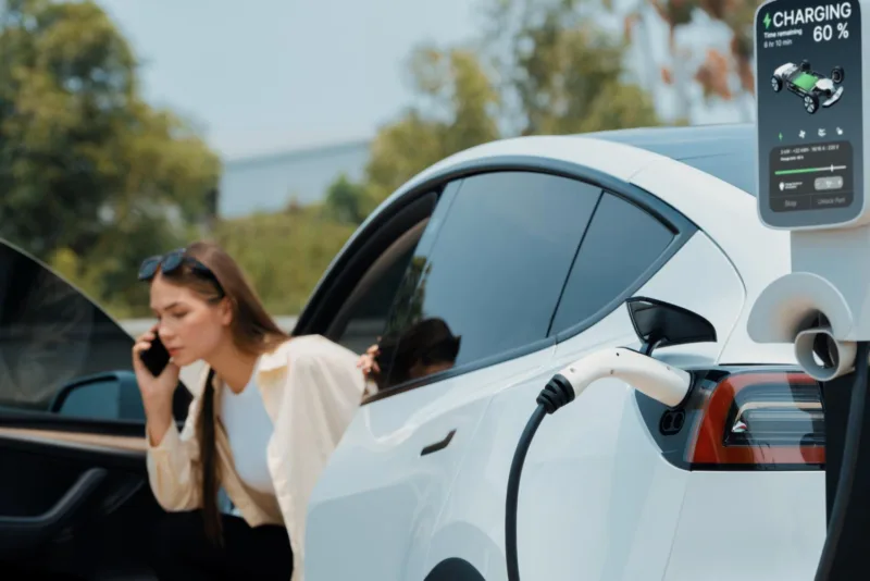 Električni auto freepik
