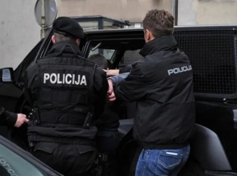 Policija hapsenje2