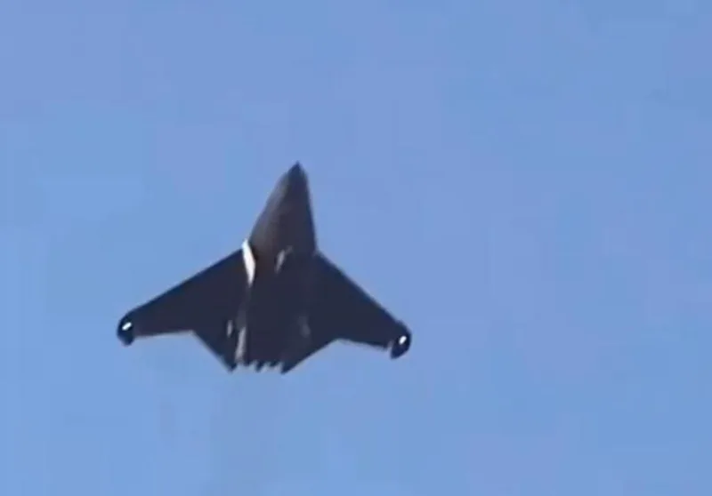 Avion kina2