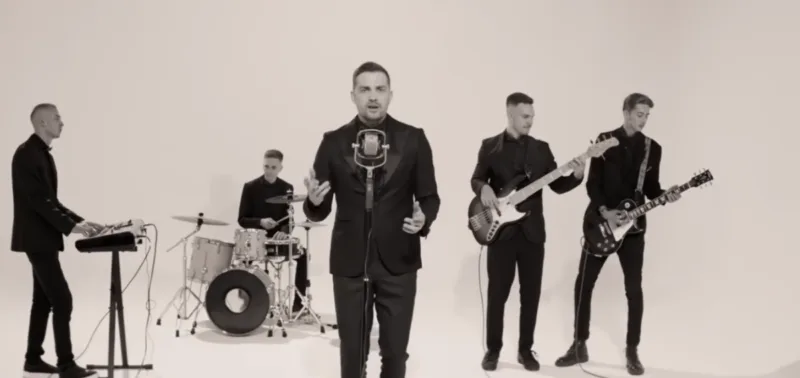 Screenshot 2025 11 21 at 08 24 19 100 MIRZA SELIMOVIC BALADA NA RADIJU OFFICIAL VIDEO You Tube