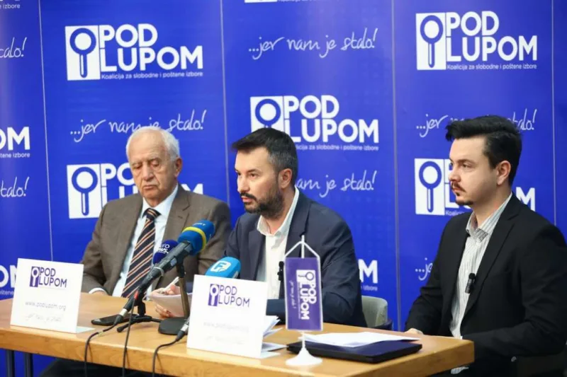 Pod lupom